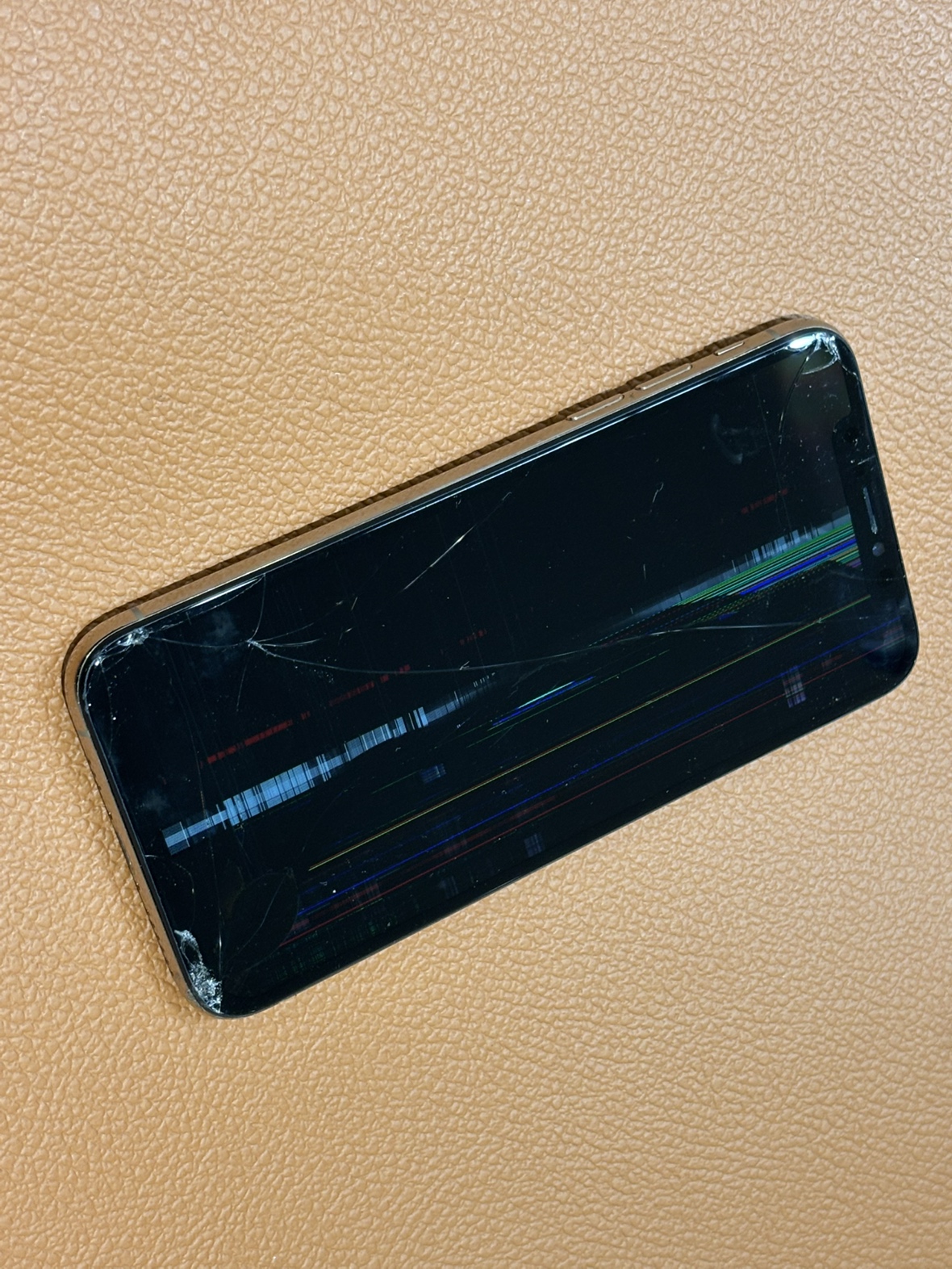 液晶不良により操作できないiPhone11Proの画面交換修理を承りました！